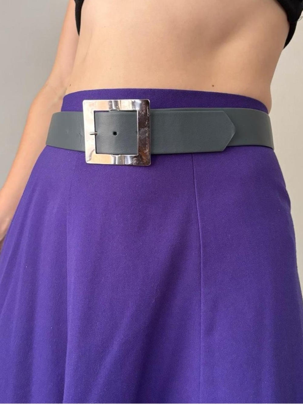Vintage 80s Grey wide leather belt with silver buckle